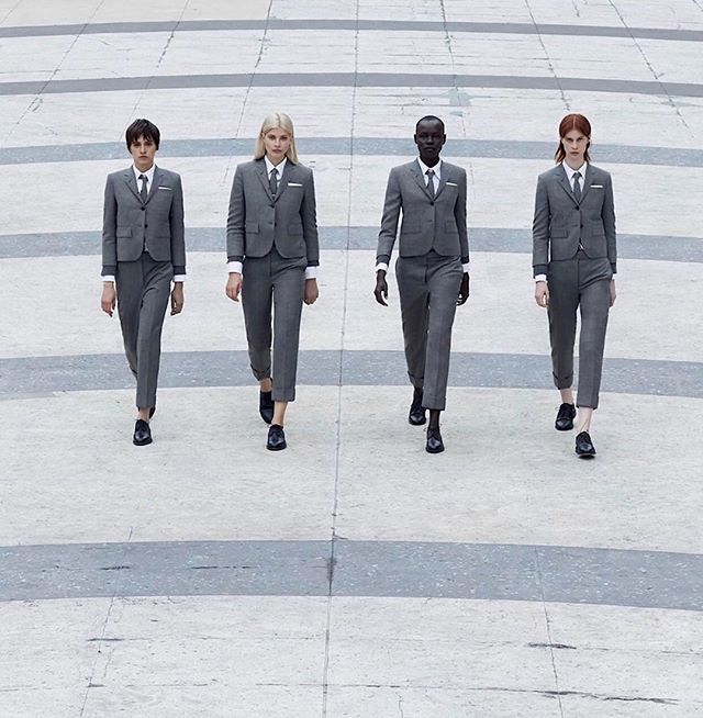 How to look like a #girlboss, courtesy of Thom Browne’s made-to-measure tailoring for women.⁠
⁠
Photo by: @thombrowneny ift.tt/34OYQxZ