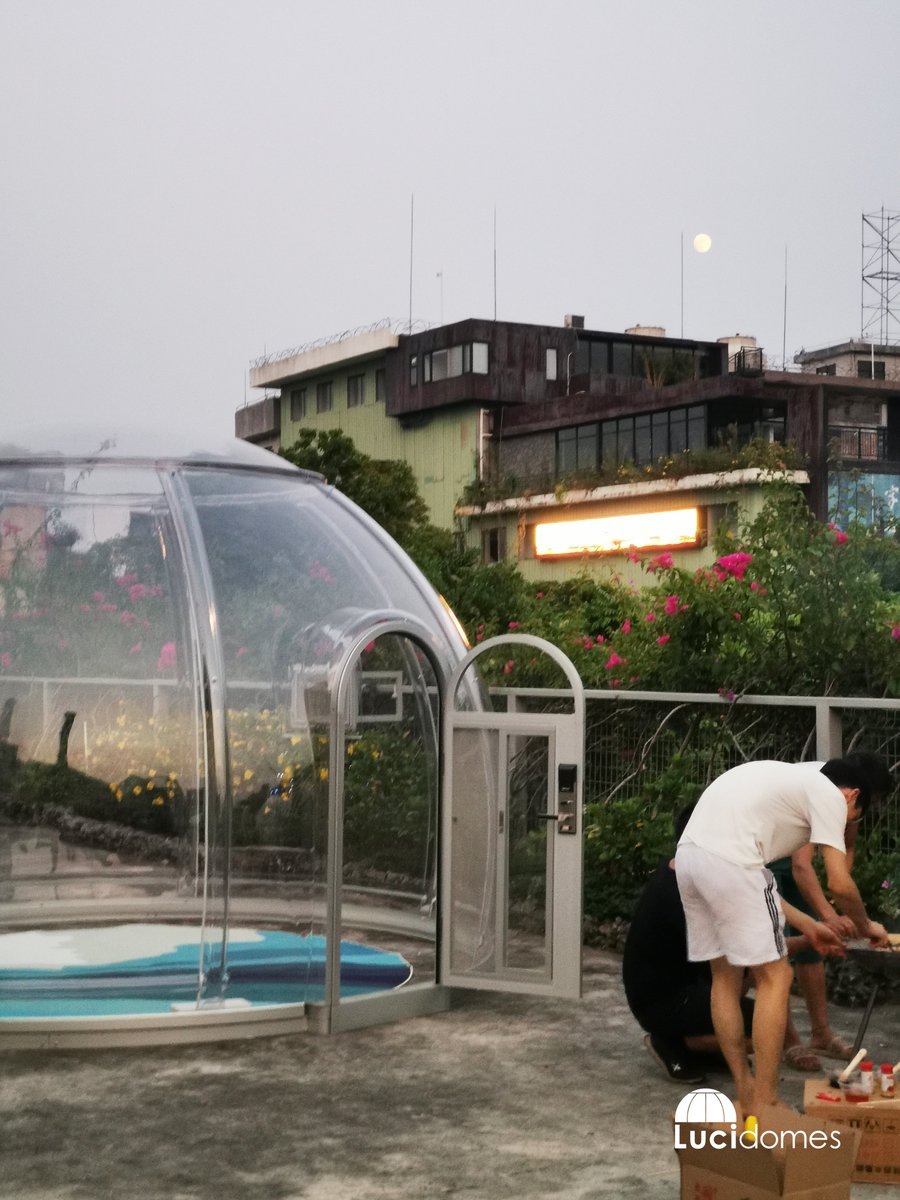 Lucidomes1's tweet photo. BBQ at Chinese Mid-Autumn Night. 🤓
#Lucidomes, #GlampingDome, #midautumnfestival https://t.co/p6NUjI1T2Y
