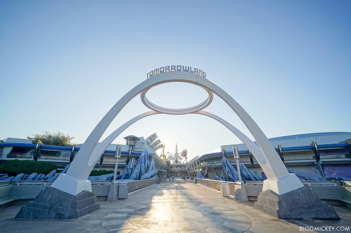 Blog_Mickey's tweet image. Modern New Tomorrowland Sign Installed at Magic Kingdom 

More Photos: blogmickey.com/2019/09/modern…