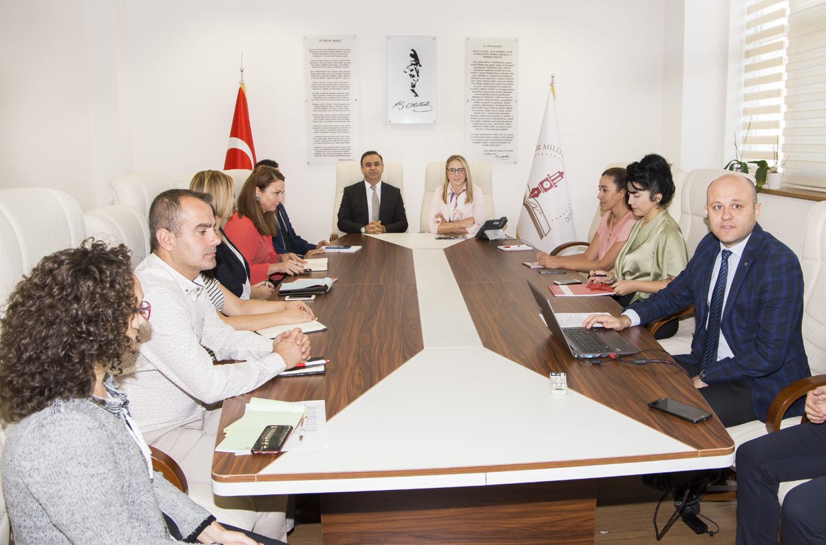 Ak Parti İzmir Milletvekili Ceyda BÖLÜNMEZ ÇANKIRI, İl Milli Eğitim Müdürümüz Dr. Ömer YAHŞİ'yi ziyaret etti.
@CeydaBC47
<a href="/yahsiomer/">Dr. Ömer YAHŞİ</a>