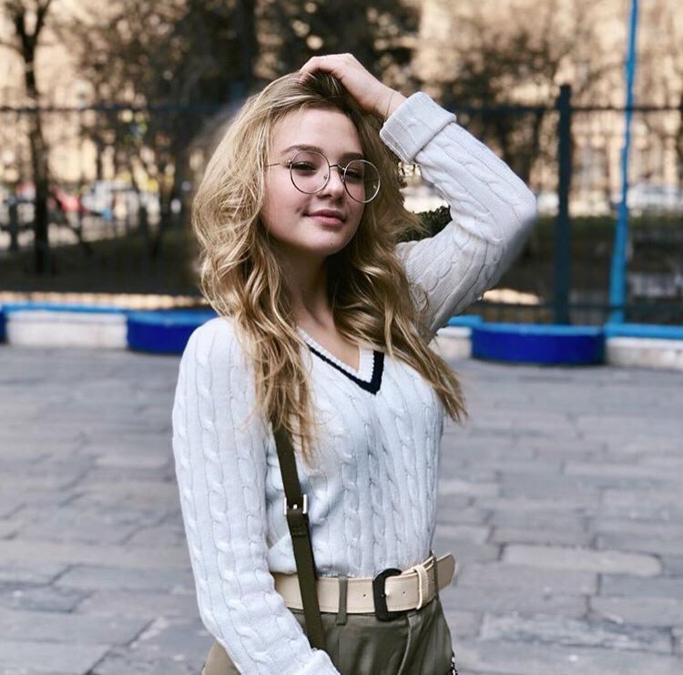 ucla_rpg's tweet photo. 𝒏𝒐𝒎𝒆: Sofya Miller
𝒊𝒅𝒂𝒅𝒆: 19
𝒔𝒉𝒂𝒑𝒆: Sofya Plotnikova
𝒔𝒆𝒙𝒖𝒂𝒍𝒊𝒅𝒂𝒅𝒆: Hétero
𝒇𝒂𝒄𝒖𝒍𝒅𝒂𝒅𝒆: Medicina
@SofyaMiller1 https://t.co/ObTMSUcvIF