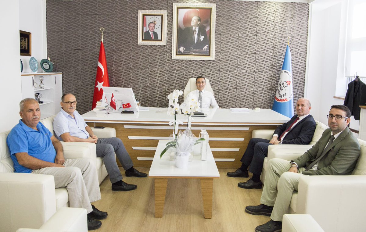 İzmir Şehit Aileleri Yardımlaşma ve Dayanışma Derneği Başkanı Adil AĞIN ve yönetim kurulu üyeleri İl Millî Eğitim Müdürümüz Dr.Ömer YAHŞİ'yi ziyaret etti.
<a href="/yahsiomer/">Dr. Ömer YAHŞİ</a>