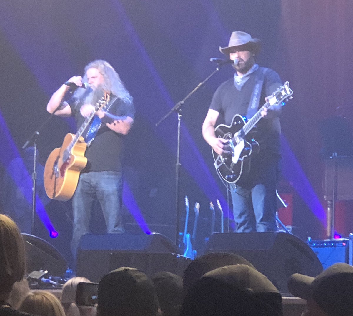 BethanyBowman's tweet photo. A few pics from the awesome benefit concert at @theryman #Hope4Hopetown #songwritersinparadise #siphopetown #hopetown #abacos #dorianrelief @DierksBentley @LOCASHmusic @RandyHouser #jameyjohnson https://t.co/EoXRGExrFJ