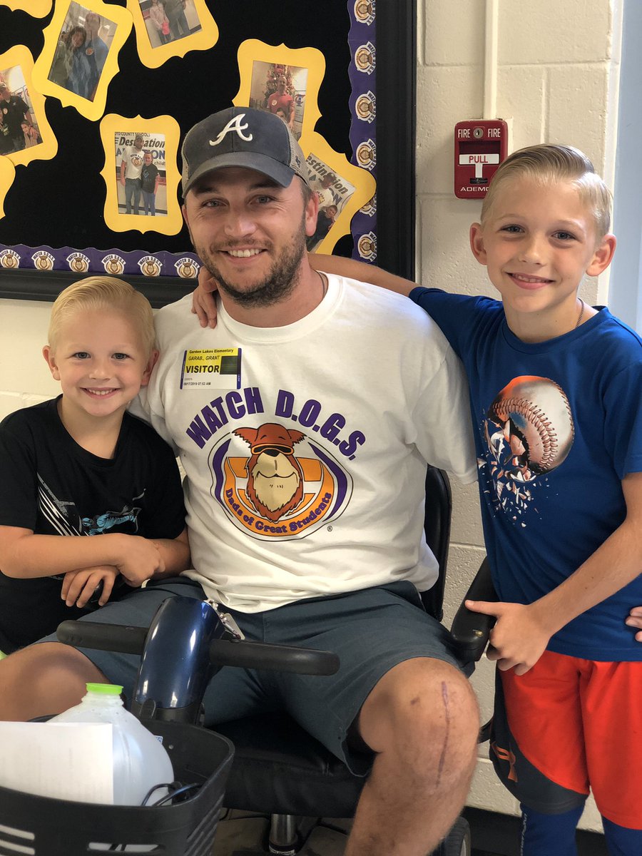 We ❤️ our Watch D.O.G.S. at GLES! #lifeisbetteratthelakes