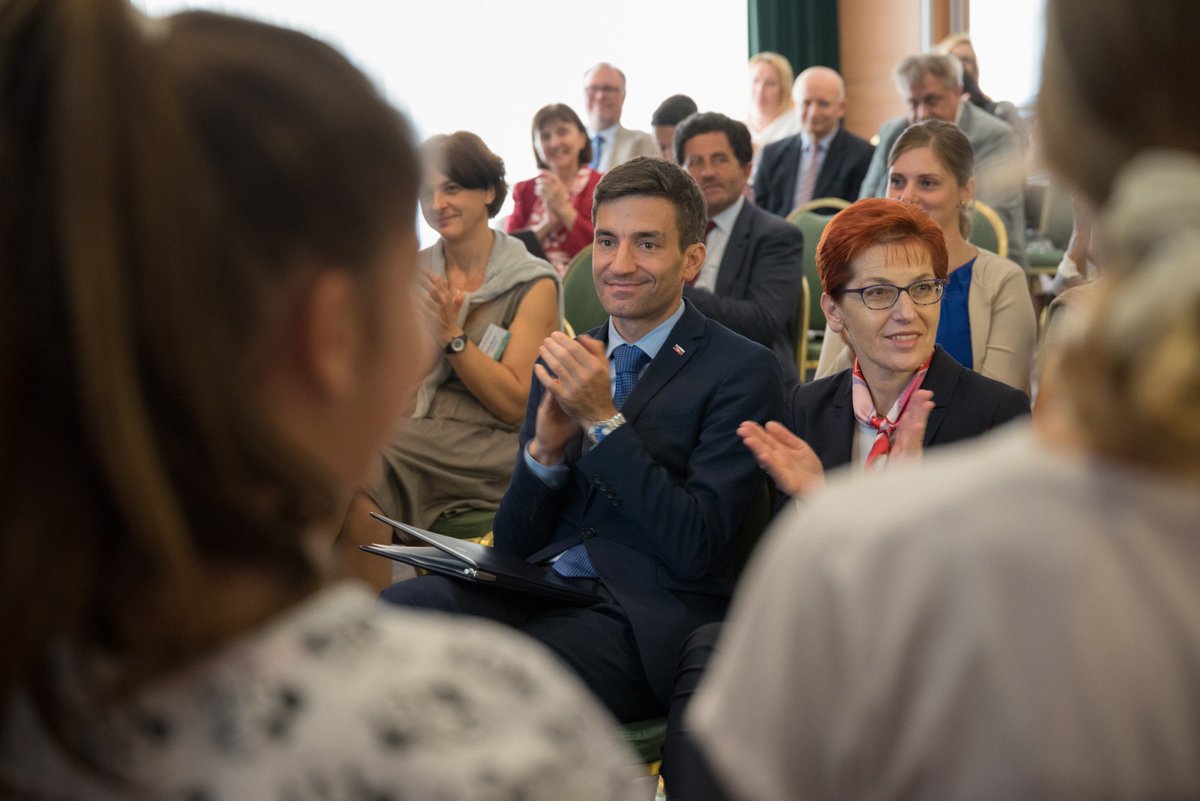 mlskrrSI's tweet photo. 🌊Državna sekretarka dr. Nevenka Ribič na odprtju Tedna sredozemske obale: "Z makroregionalnim sodelovanjem tlakujemo pot v našo skupno prihodnost in boljši jutri." Več: 👉 https://t.co/gqnUPV4neg
#SEA4FUTURE #EUSAIR https://t.co/oG8QAe3auS