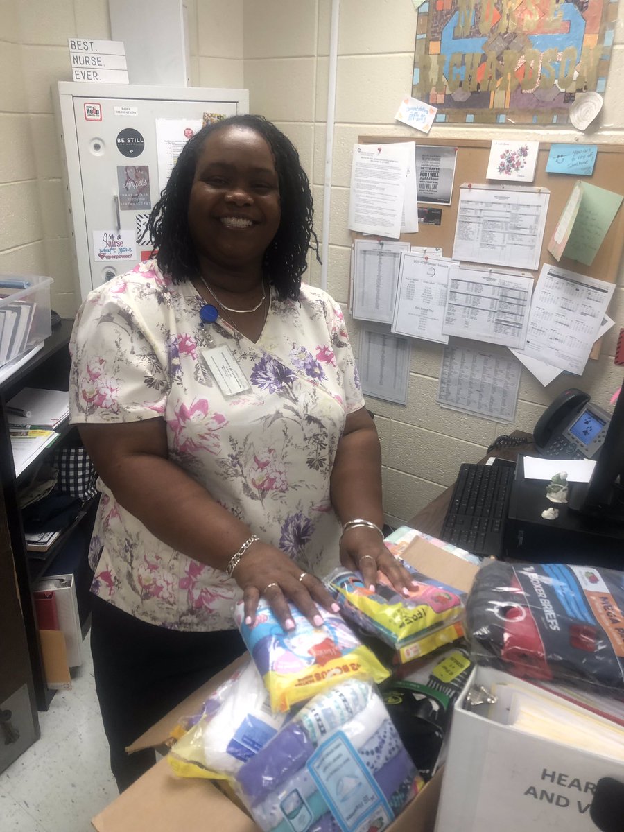 A big thank you to <a href="/CISMCC/">CISMCC</a> for donating books so that every Birney student can take home a book tonight! Thank you also for supplying underwear for our clinic! #BirneyBobcats #BeExtraordinary <a href="/CobbSchools/">Cobb County Schools</a> <a href="/CCSDTitleONE/">CCSDTitleOne</a> <a href="/principalhoward/">Monica Howard</a>