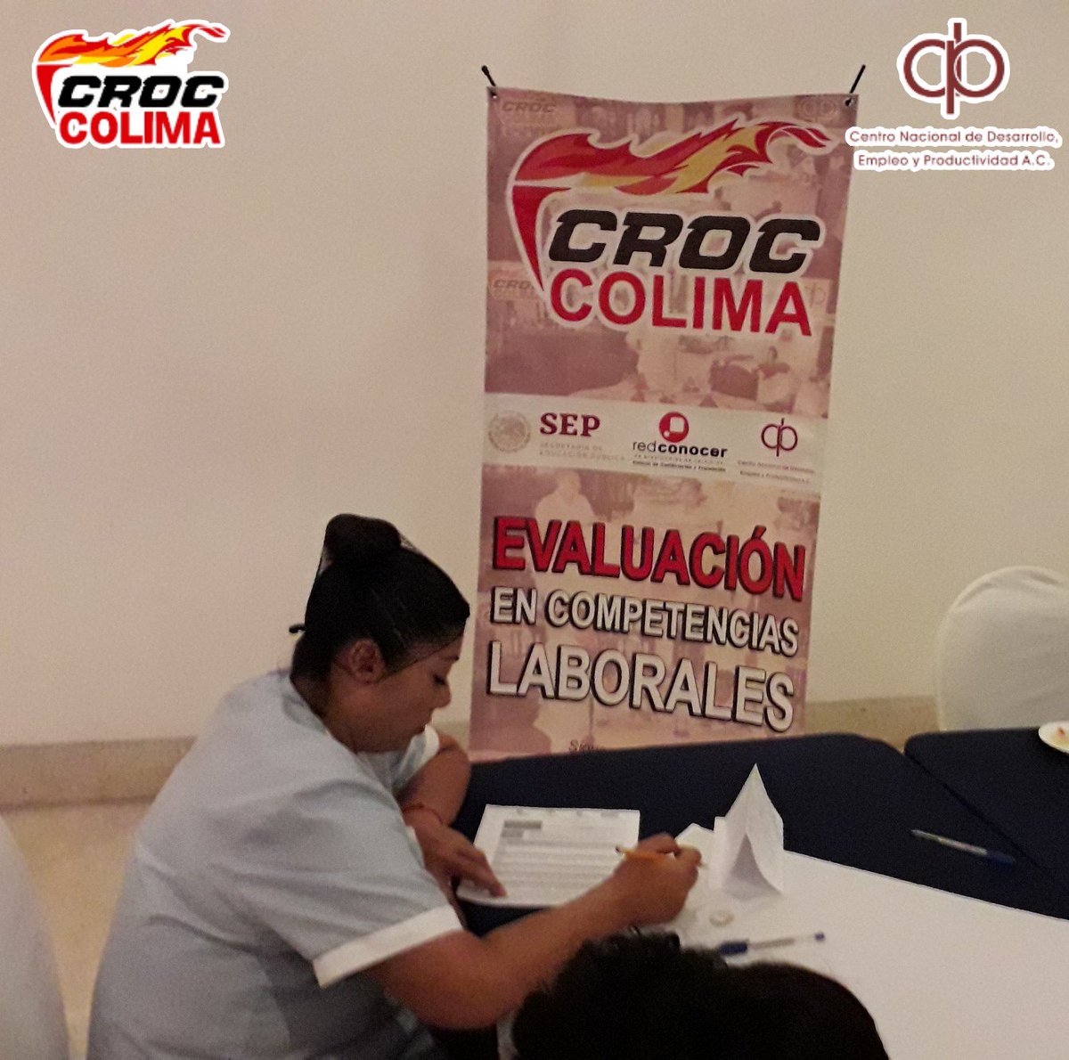 ColimaCENADEP's tweet photo. Esta mañana nos encontramos en el hotel @LasHadas donde se está realizando el examen teórico a las compañeras camarista en la evaluacion "Preparacion de Habitación para Alojamiento Temporal." @IsaiasSiCumple @davidoq @CROC_Nacional @ColimaCENADEP https://t.co/5pKonQSMrK