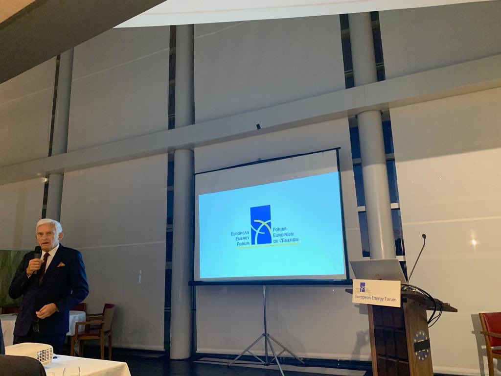 ENTSOG's tweet image. Happening now! @JerzyBuzek is opening the @EEF_EnergyForum dinner debate celebrating #10YearAnniversary of @ENTSOG @ENTSO_E
Mr Vidal-Quadras &amp;amp; Philip Lowe joined ENTSOs after 10 years of 3rd Energy Package #FutureEnergySystem