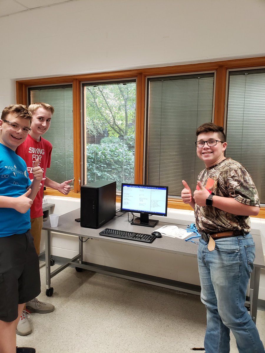 tHill_Tech's tweet photo. Successful build #LearningAndHavingFunSHS #ThisIsSTC https://t.co/sEDIDSBmUN