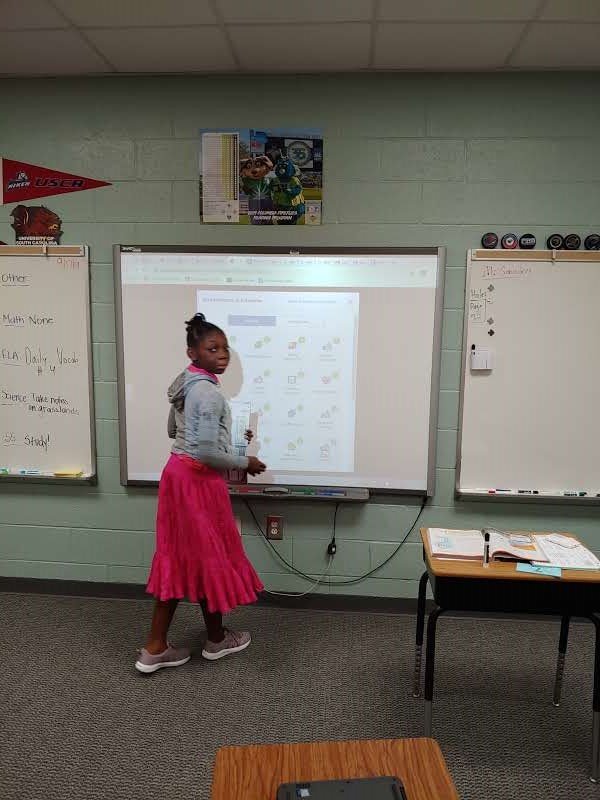 Saunders_Stars's tweet photo. Earning those positive points on ClassDojo! @misskgambrell #Dojo @SEstarsR2 https://t.co/MkFoJ2LbGZ