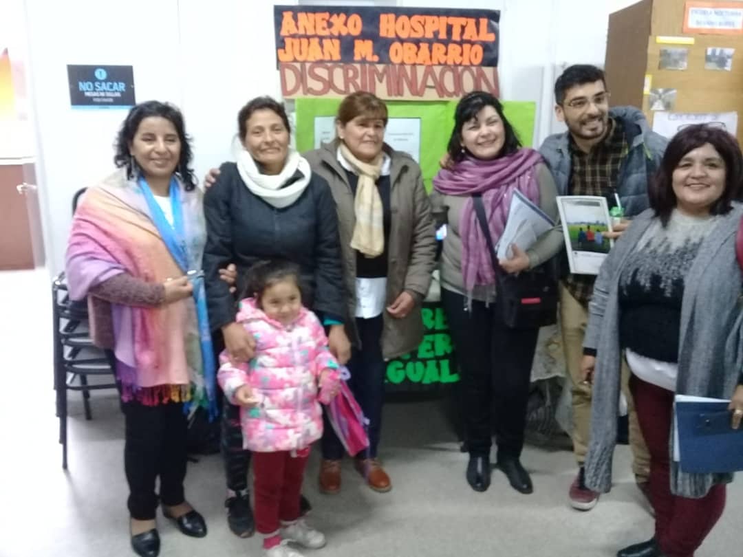 gonzaloroldan09's tweet photo. Hoy el proyecto de investigación en DISCRIMINACIÓN, realizado por los estudiantes de la Escuela para adultos Silvano Bores / anexo Hospital Obarrio ( que forma parte del contenido de la revista comunitaria PisandoBarrio de la #SEPyAA ) fue presentado en la feria de ciencias. https://t.co/qmdieWDTlN