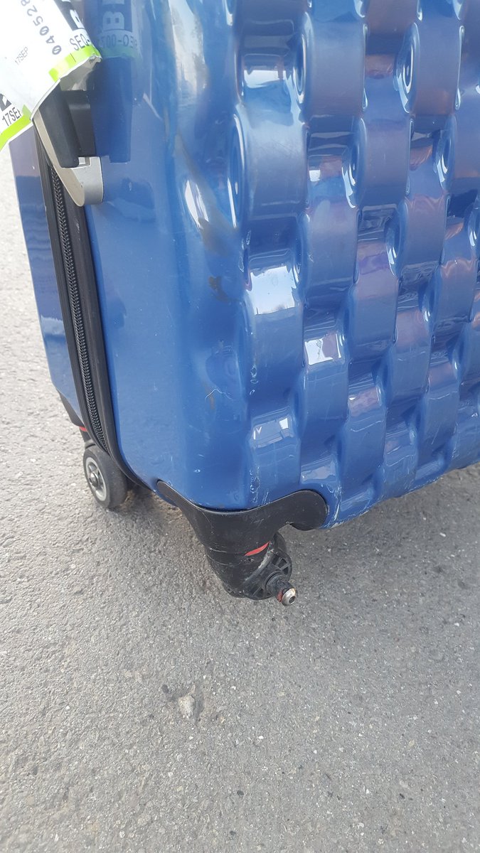 ryanair damaged suitcase