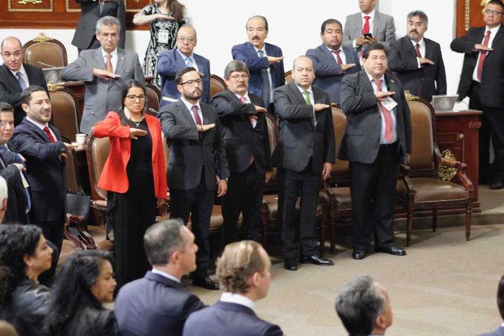 José Carlos Acosta (@josecarlosxoch) on Twitter photo Es un honor acompañar a la Jefa de Gobierno,<a href="/Claudiashein/">Claudia Sheinbaum Pardo</a>, en su informe, en el cual destacó las principales acciones para el desarrollo de la ciudad. 
Felicidades por este primer año de un gobierno inclusivo, de vanguardia y con un enfoque social. Es un honor acompañar a la Jefa de Gobierno,<a href="/Claudiashein/">Claudia Sheinbaum Pardo</a>, en su informe, en el cual destacó las principales acciones para el desarrollo de la ciudad. 
Felicidades por este primer año de un gobierno inclusivo, de vanguardia y con un enfoque social.