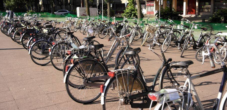 Hallo #Hannover! Am #Samstag schlagen wir wieder auf dem Ernst-August-Platz auf: Besucht unseren großen #Fahrrad #Markt! Eine riesige Auswahl gebrauchter #Räder zu Top Preisen! Alle Infos: facebook.com/events/2044914… <a href="/CritMassHann/">@CritMassHann@verkehrswende.social</a> @Hannoverad <a href="/radforum_h/">radforum-hannover</a>