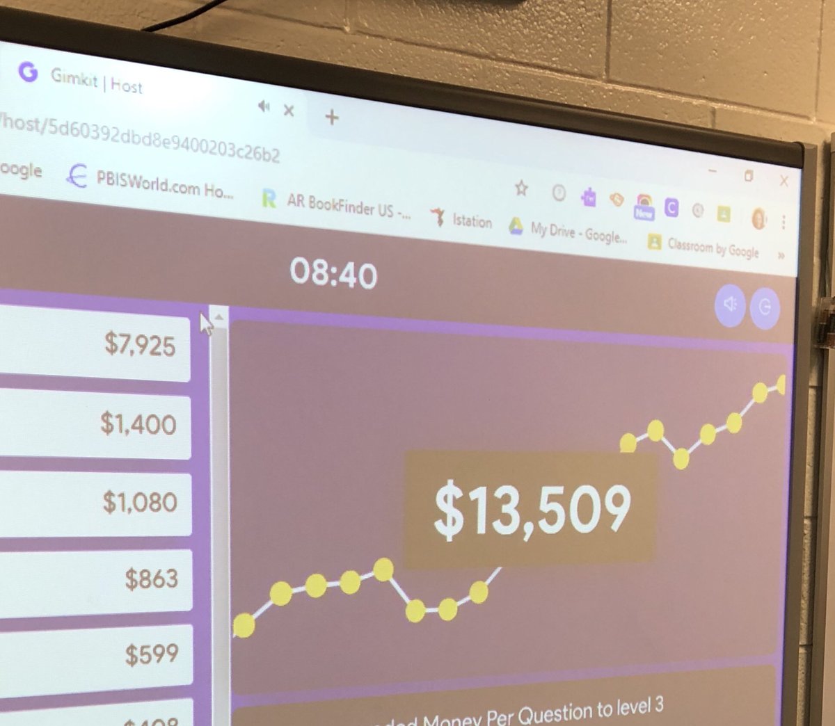 shaunasolt's tweet photo. My students loved reviewing concepts with Gimkit today!  Love finding new ways to get my students to love learning!!
#rrechat #wisdgreatness https://t.co/BAiR2V9xKl
