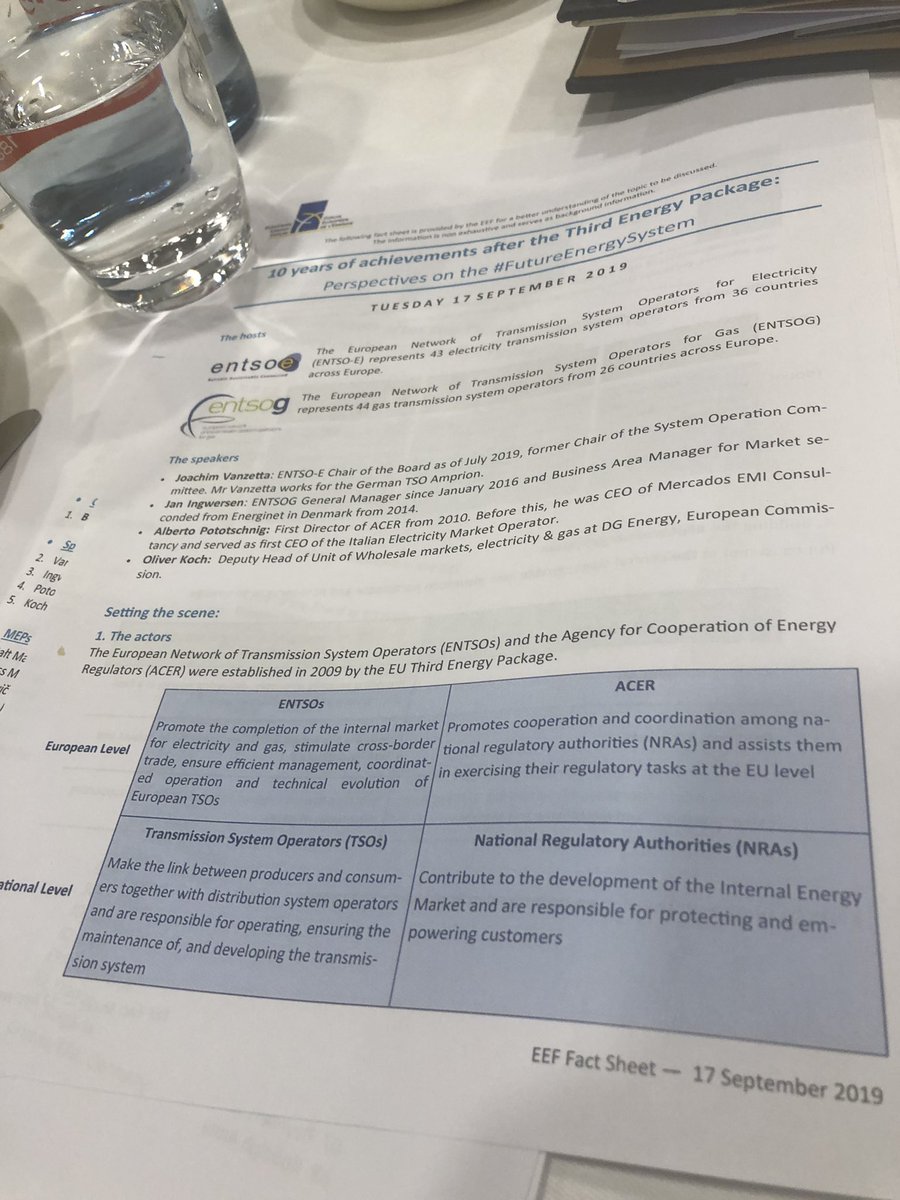 YEP_BXL's tweet image. This year marks 10 years anniversary of the 3rd Energy Package! To celebrate, @ENTSOG &amp;amp; @ENTSO_E organize a @EEF_EnergyForum dinner to sum-up the decoupled decade and discuss the perspectives of #FutureEnergySystem. @YEP_BXL watching closely!