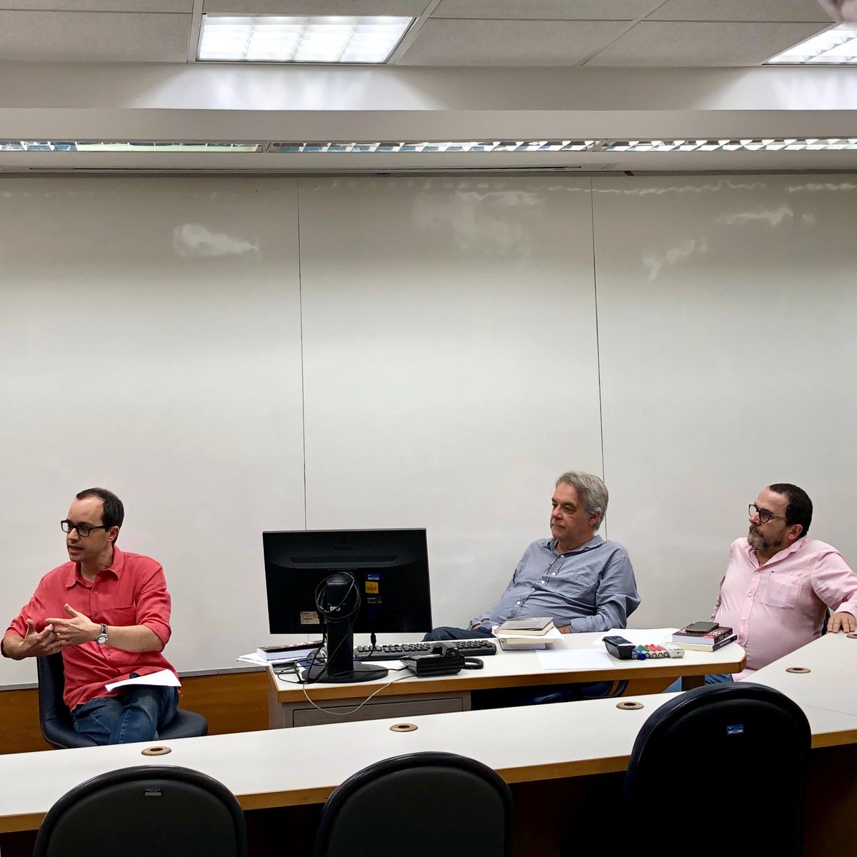 cpdocfgv's tweet photo. Acontece agora o evento "Territórios da História Política: intelectuais, corporativismo e democracia". Compõem a mesa: Francisco Martinho (USP), Marco Aurélio Vannucchi (CPDOC) e Américo Freire (CPDOC). #Política #intelectuais #corporativismo #democracia #cpdoc https://t.co/C72kv9CACC