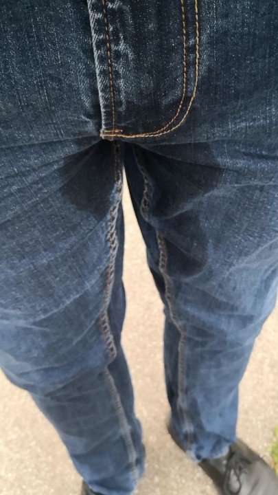 wetsemoy's tweet photo. Refusing to use the bathroom as long as possible, a very thin protective underwear and getting out for grocery shopping got its consequences https://t.co/LfCJDac9Dz