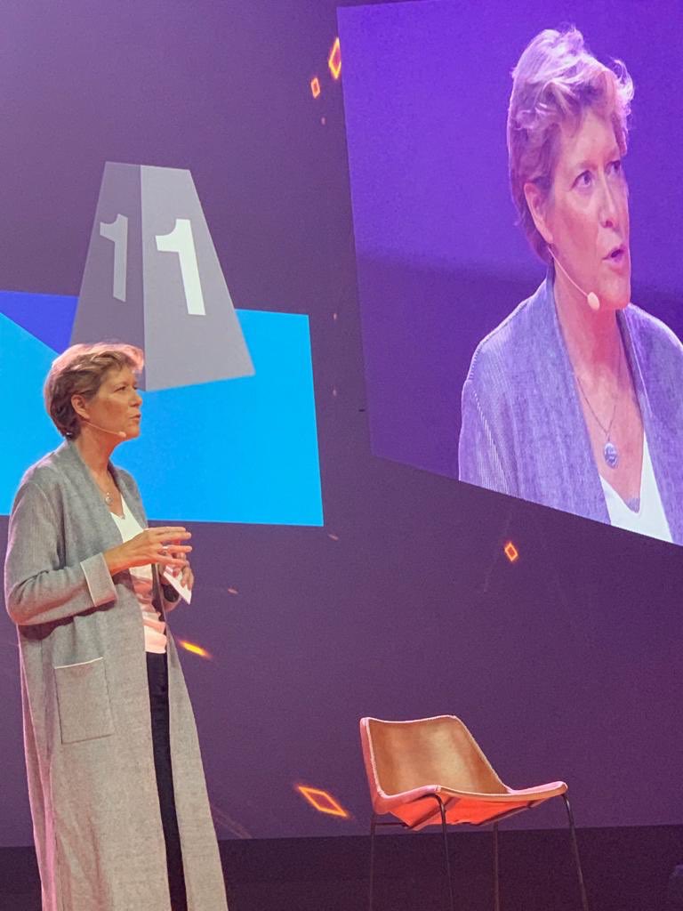 fabiennedulac's tweet image. «Nous sommes leader et construire des réseaux est dans notre ADN. Nous avons une vision stratégique sur le long terme et nous répondons présent au quotidien pour nos clients. Nous bâtissons le futur d’@Orange_France , entreprise responsable» #PretsPartez #ConventionClients2019
