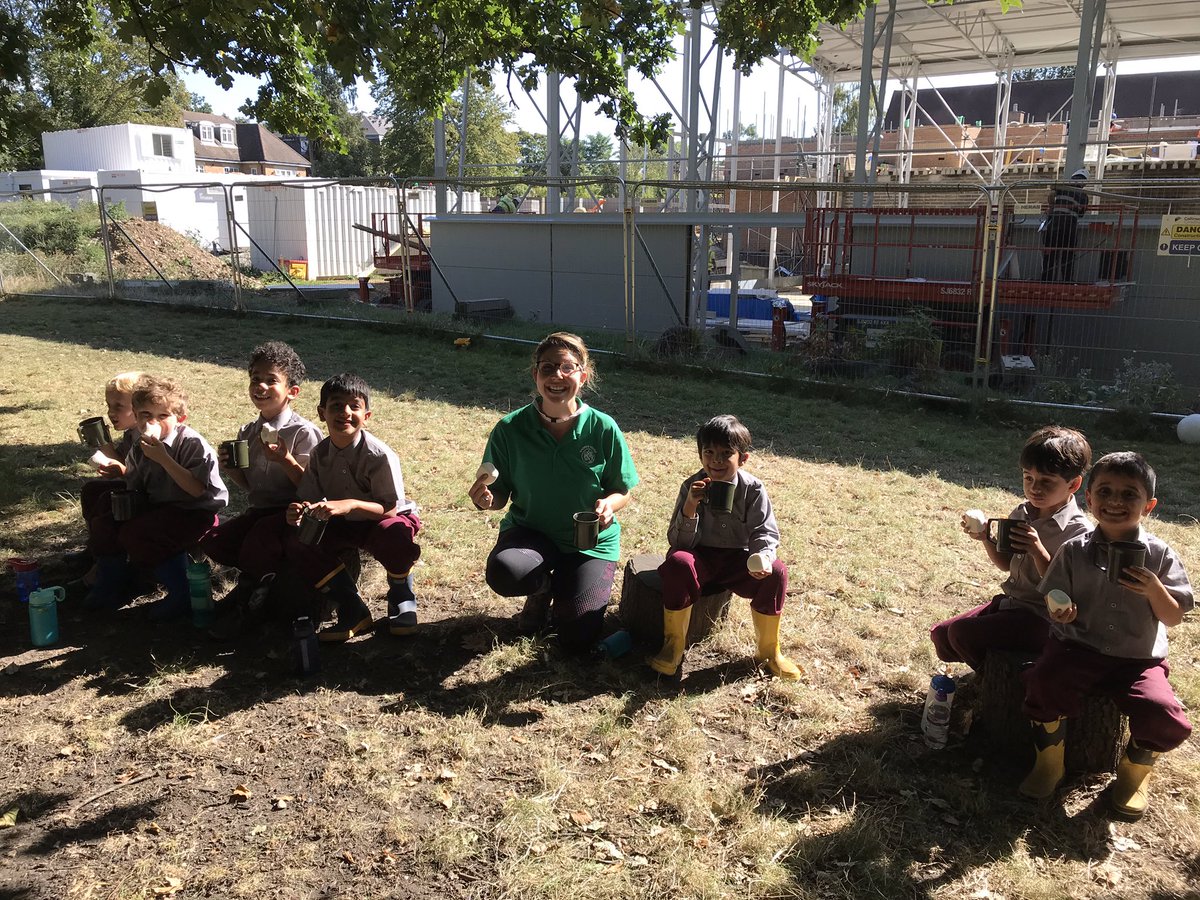 thorpehousesch's tweet photo. #ThorpeExplorers Yr1 enjoyed making hot chocolate on the open fire & dipping their marshmallows in for a special treat!!! #ForestSchool #ThorpePrePrep 🐾🕷🍁🌿 https://t.co/6tQv7QHXKP