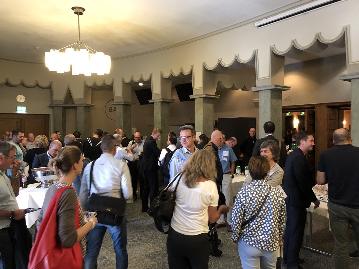 Heute findet die städtische IT-Fachtagung statt - versch. Dienstabteilungen tauschen sich aus, Kompetenzen werden gefördert und neue Ideen entstehen 💡Danke an @foerster_kreuz für die inspirierende Keynote!#Digitalisierung #SmartCityZürich #DigitaleTransformation