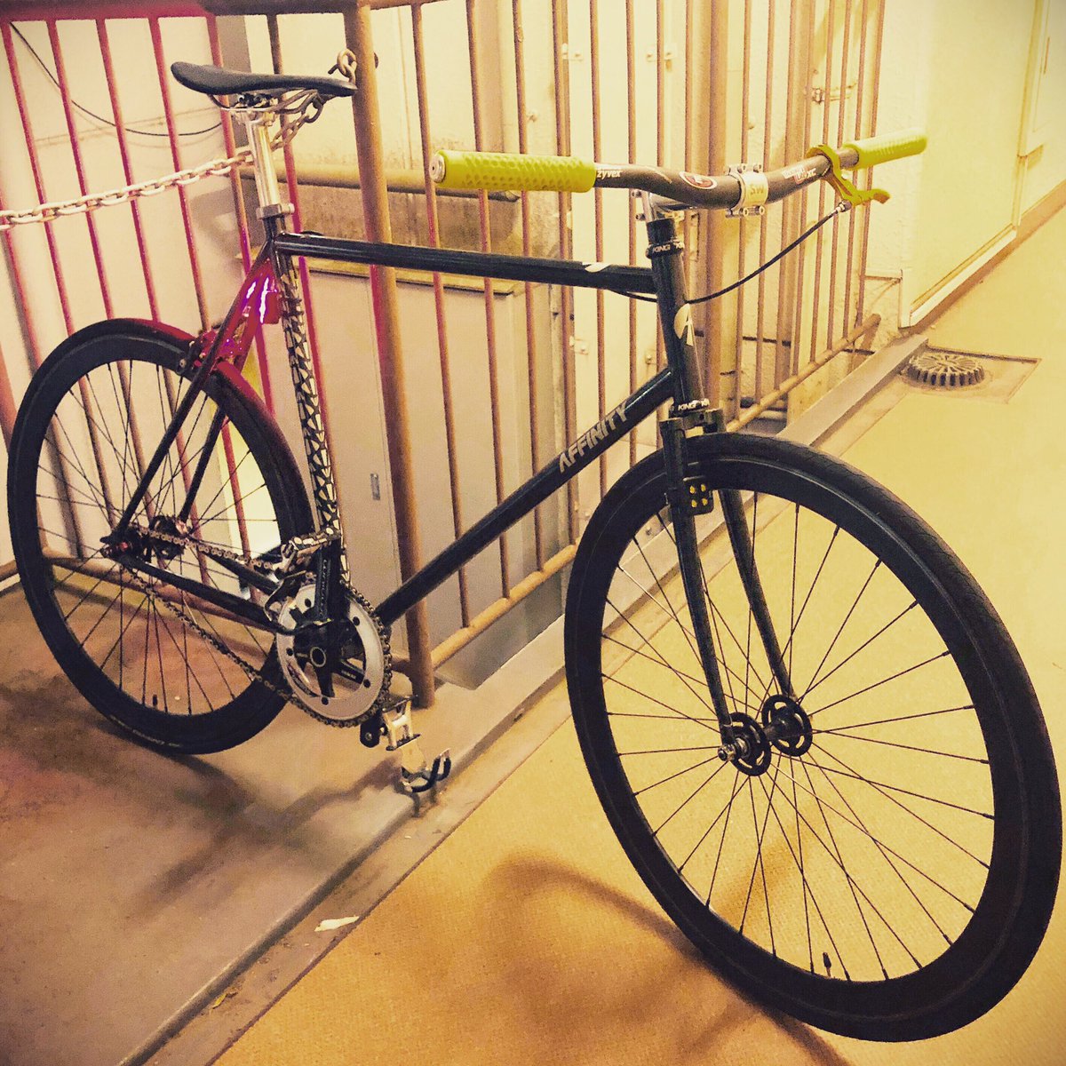 STEEEZO_946's tweet image. Ride On Time 🚲💨💨💨
By the way, Thanks a lot of birthday messages🙇‍♂️
I’ll do my best as always🤞🤞🤞
instagram.com/p/B2gqhTYpMW6/
—-
#affinitycycles #whatsyouraffinity
#paulcomponents #suginozen #easton
#mymks #mynitto #simworks #izumichain 
#chrisking #chriskingbuzz #steeezo