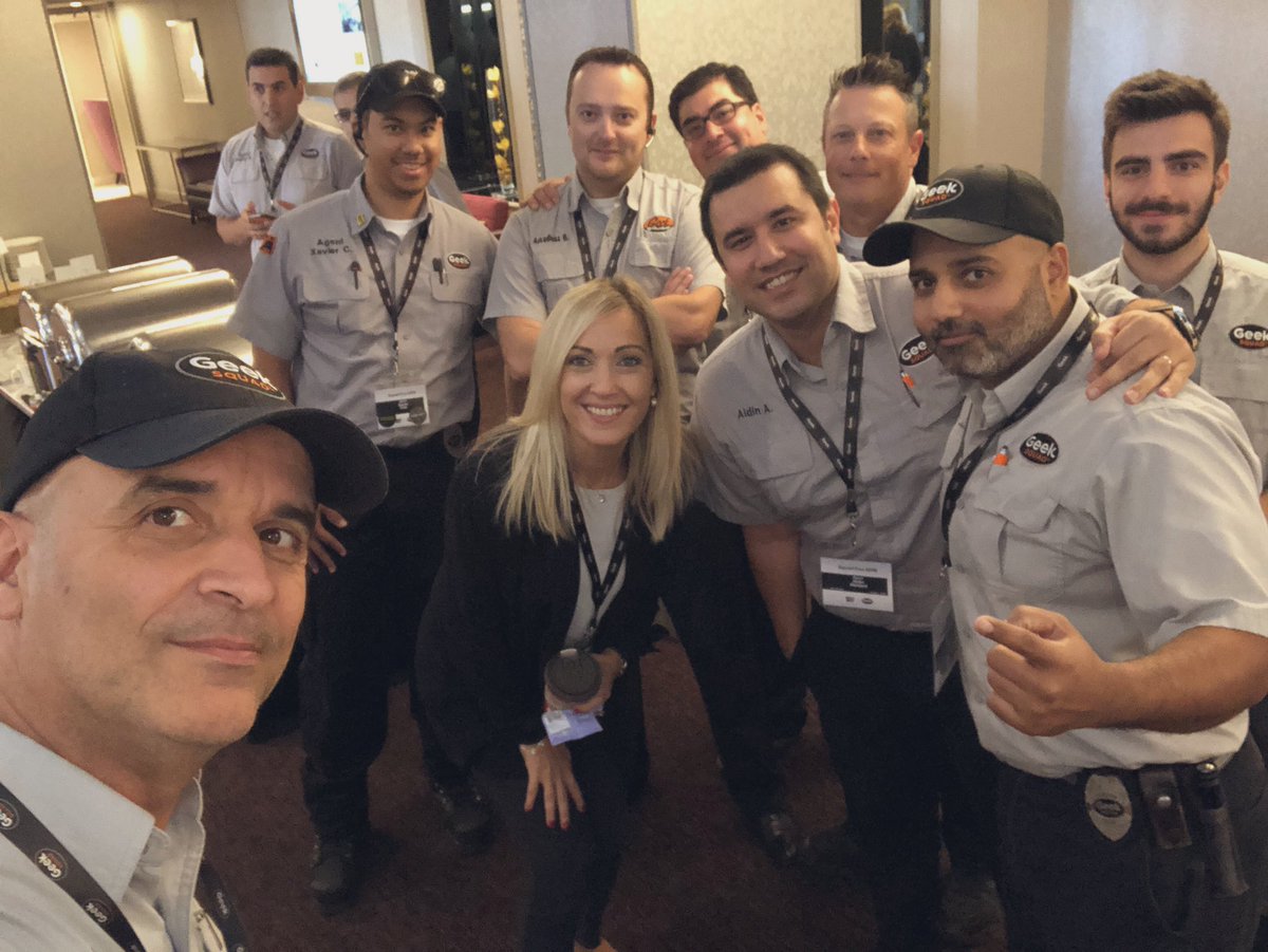NivinKnight's tweet photo. A great group of agents right here!! #Squadcon2019 @BestBuyCanada @GeekSquad https://t.co/W7mbAvCA20
