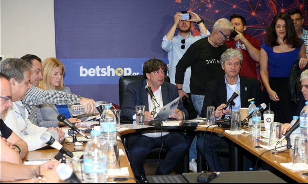 Footballworldn3's tweet photo. Βρήκε την λύση η Basket League με κεντρικό χορηγό της.

Πάτα το λινκ για να διαβάσεις περισσότερα. 👇 👇 👇
https://t.co/QJ8PDyhCS7

#greece #basketleague #basketball#2019 https://t.co/QZO8164Azs
