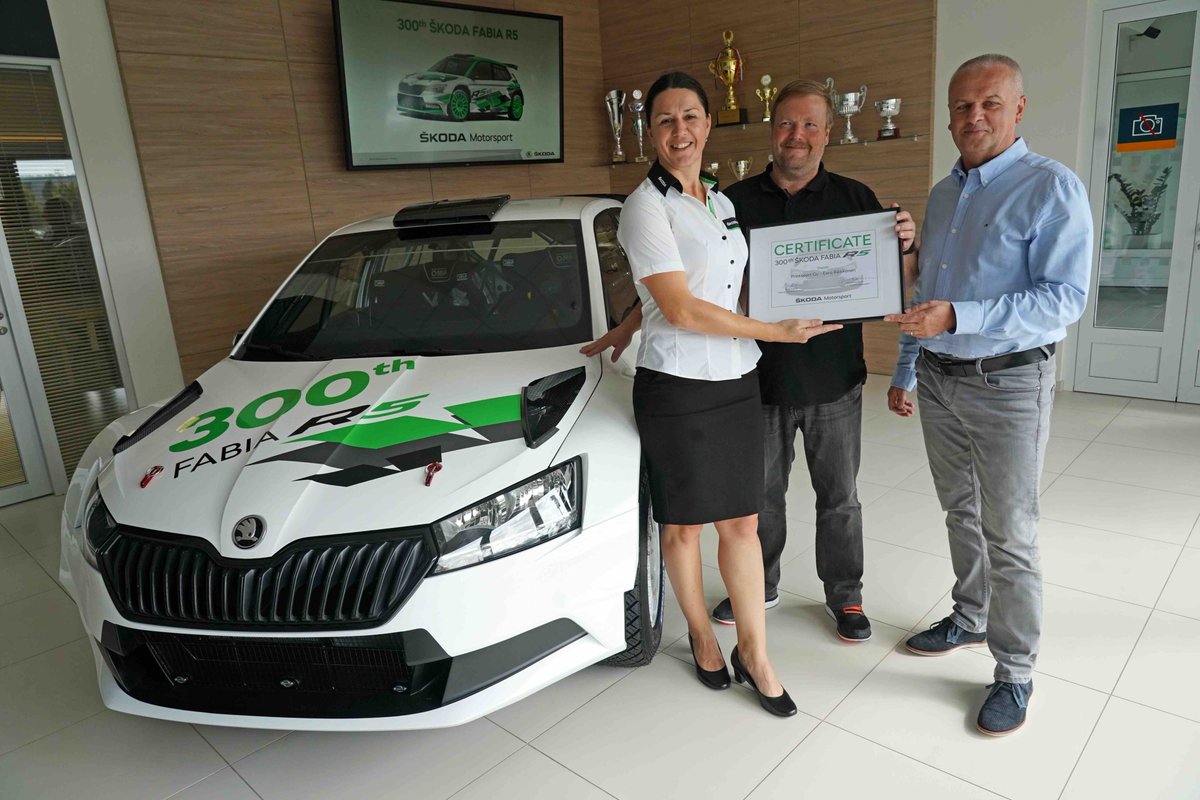 300 #SKODA R5 cars delivered so far: #ŠKODA Motorsport director Michal Hrabánek (right) handed over together with Šárka Králová (customer support) the 300th rally car, a ŠKODA FABIA R5 evo, to Eero Räikkönen, Team Principal of <a href="/PrintsportFI/">Printsport Racing</a> <a href="/eWRCresults/">eWRC-results</a> <a href="/OfficialWRC/">FIA World Rally Championship</a> #WRClive