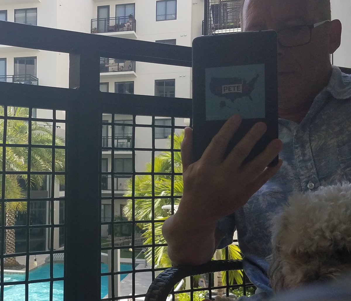 rbenny27's tweet photo. Wilton and i catching up on the morning news poolside. #poolsidechats #FortLauderdale #StickwithPete https://t.co/qhzPoOd59V
