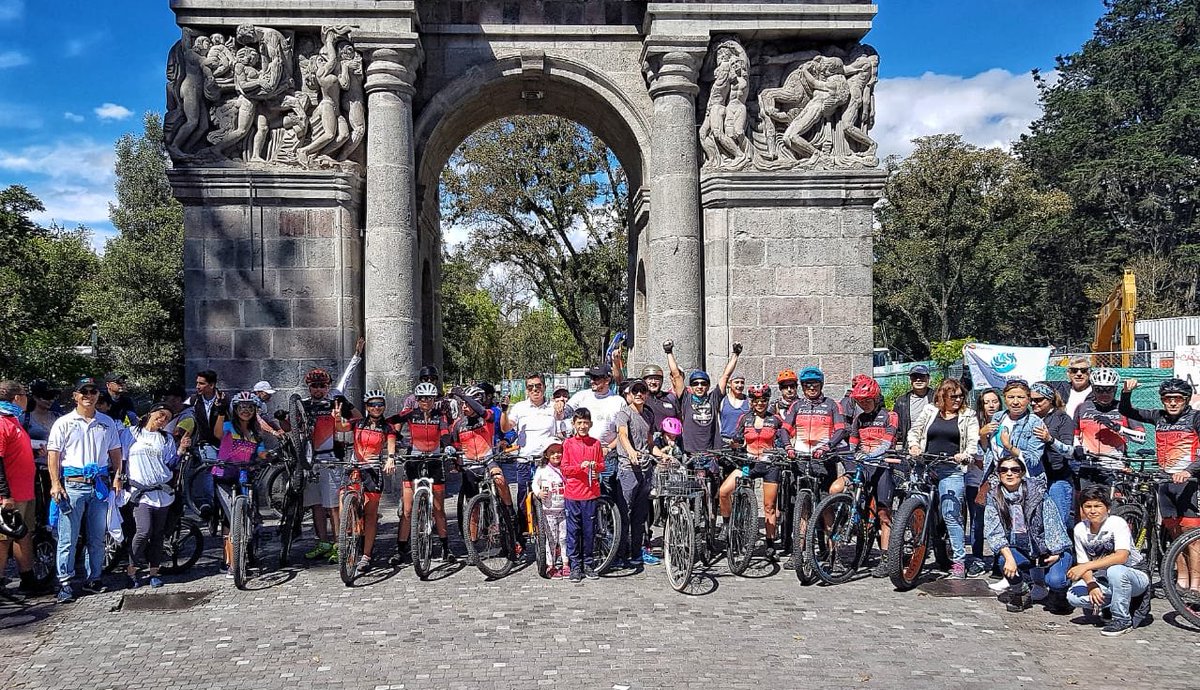 CabildoCivico's tweet photo. 🚴🏼‍♀️ 🚶‍♀️ #CiclopaseoQuito y #SemanaMovilidad son iniciativas con capacidad movilizadora que apuntalan la transición hacia #Movilidad Sostenible. Alcalde @LoroHomero, @JusticiaVial, es hora de reciudadanizarlas.
#MovilidadSostenible #SemanaDeLaMovilidad19 #MobilityWeek https://t.co/15wS3fvpTn
