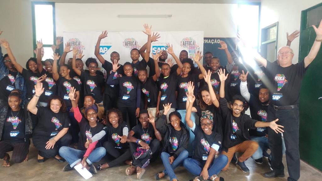 AfricacodeweekM's tweet image. Começamos hoje com a Formação de Formadores do Africa Code Week Mozambique!
Esta foi a sessão da manhã, cheia de entusiasmo e alegria.

#AfricaCodeWeek #AfricaCodeWeek_Moz #SAP4Good