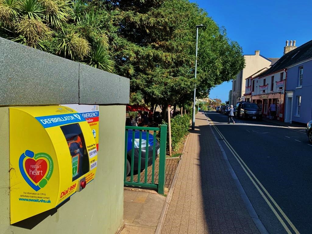 mcdfirstaid's tweet photo. Found in Dawlish, Devon. Thanks to @Ryan_Powell1984 for spotting this one!
#DefibHunt #AED #Defib #Defibrillator #Health #Heart #Dawlish #Devon #FirstAid https://t.co/dJh16yiEIQ
