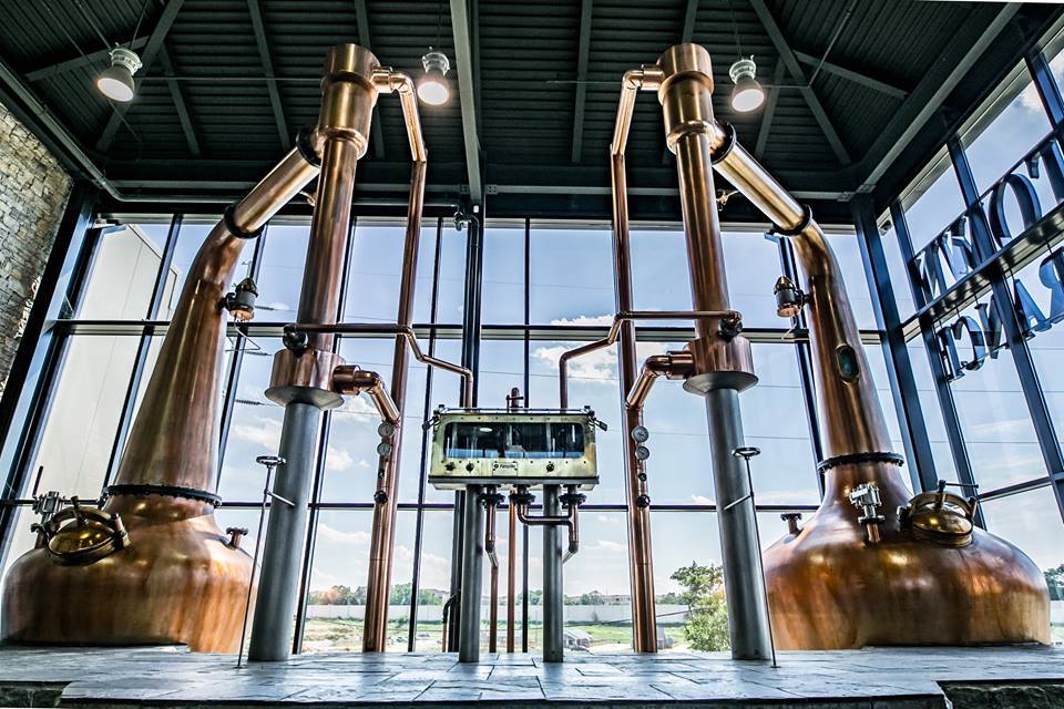TownBranchKy's tweet photo. A signature feature of Town Branch Distillery are the Dual Copper Stills, brought over in 2008 from Scotland. They’re all copper and the spirit safe is a highly polished piece of brass. Have you taken a photo of our stills while on tour? Share below! #20YearsofCheers https://t.co/X9GEFd7SVQ
