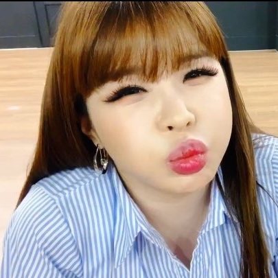 bomarchives's tweet photo. 💙 #ParkBom #박봄 https://t.co/yPxRZ3lk9e