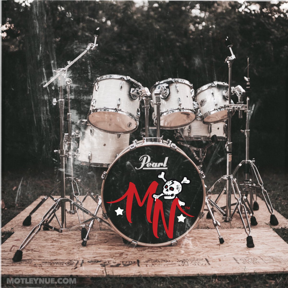 MotleyNue's tweet photo. 🥁
•
#motleynue #nueheads #motleycrue #crueheads #thedirt #thedirtmovie #nikkisixx #vinceneil #mickmars #tommylee #motleycrueforever #motleycruefans #girlsgirlsgirls #lasvegas #junkerdesigns #todwaters #80s #concert #vegasshow #musiclovers #metalmusic #rockstar #rocknroll https://t.co/KgSRJgSGRx
