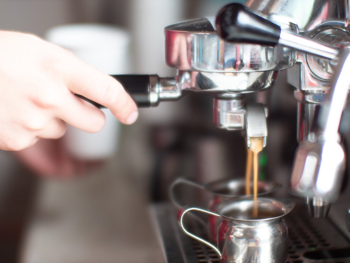 CaribouCrossing's tweet photo. The end of the summer is getting close, Come on down and have a morning treat at our Cafe! Enjoy our freshly made donuts and a barista coffee with Bean North Coffee Roasting Co. Ltd.  espresso beans. 

#coldmorning #hotcoffee #cappucino  #coffee #donuts #sugarrush #espresso https://t.co/eiqkanBclV