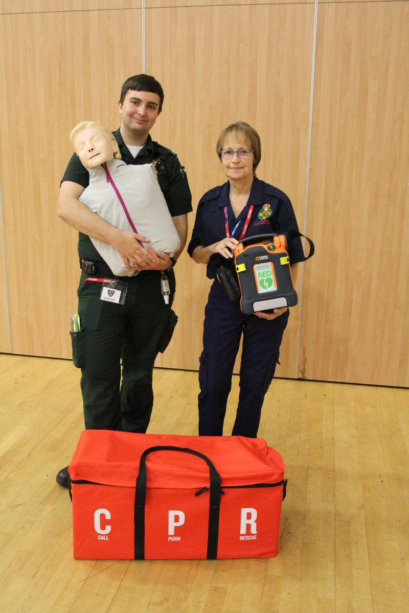 AvonValleySch's tweet photo. This afternoon some of our Yr10 health and social care students have been taught CPR by Linda a volunteer from @RugbyCFR and ex-AVS student Jake now works for @OFFICIALWMAS. #AVSAspire ❤️ https://t.co/EhOc2jAXvG