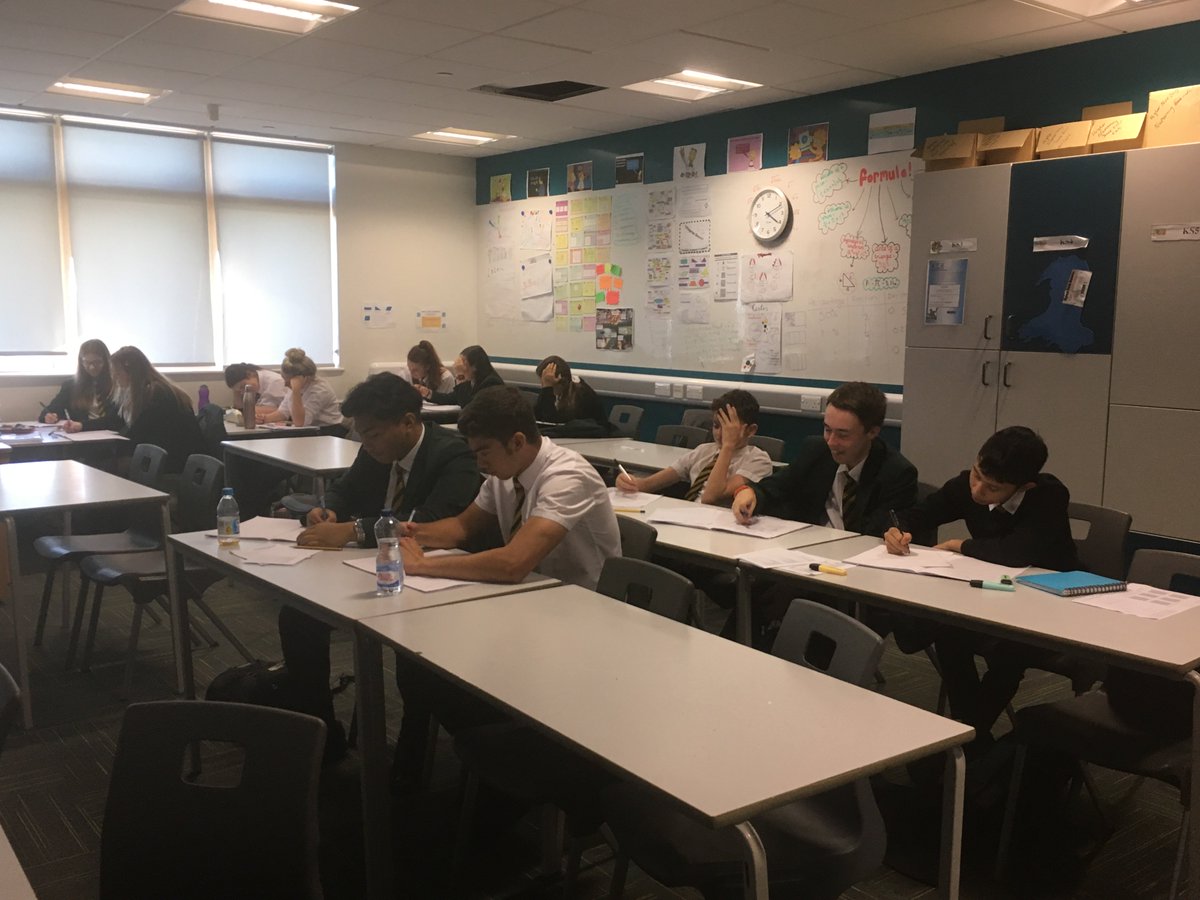 timbrellsmaths's tweet photo. Year 11 Higher revising after school #getthatgrade https://t.co/j49DkPGatU