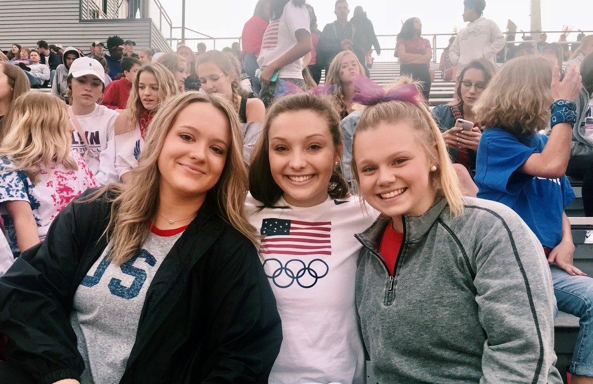 laureno_16's tweet photo. Happy Birthday Holly🎉 thx for being my elo buddy last year, have fun celebrating!!! https://t.co/0knyJ0WXox