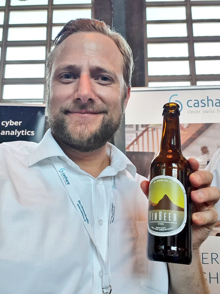 cashare's tweet photo. Ein spannender Tag am super #swissfintechfair Anlass vom @SFS_CH mit vielen bekannten Gesichter 😀 @NeiraOsci @dominik_witz @sparkojote @MichaelBorter https://t.co/GLDhxijiP8