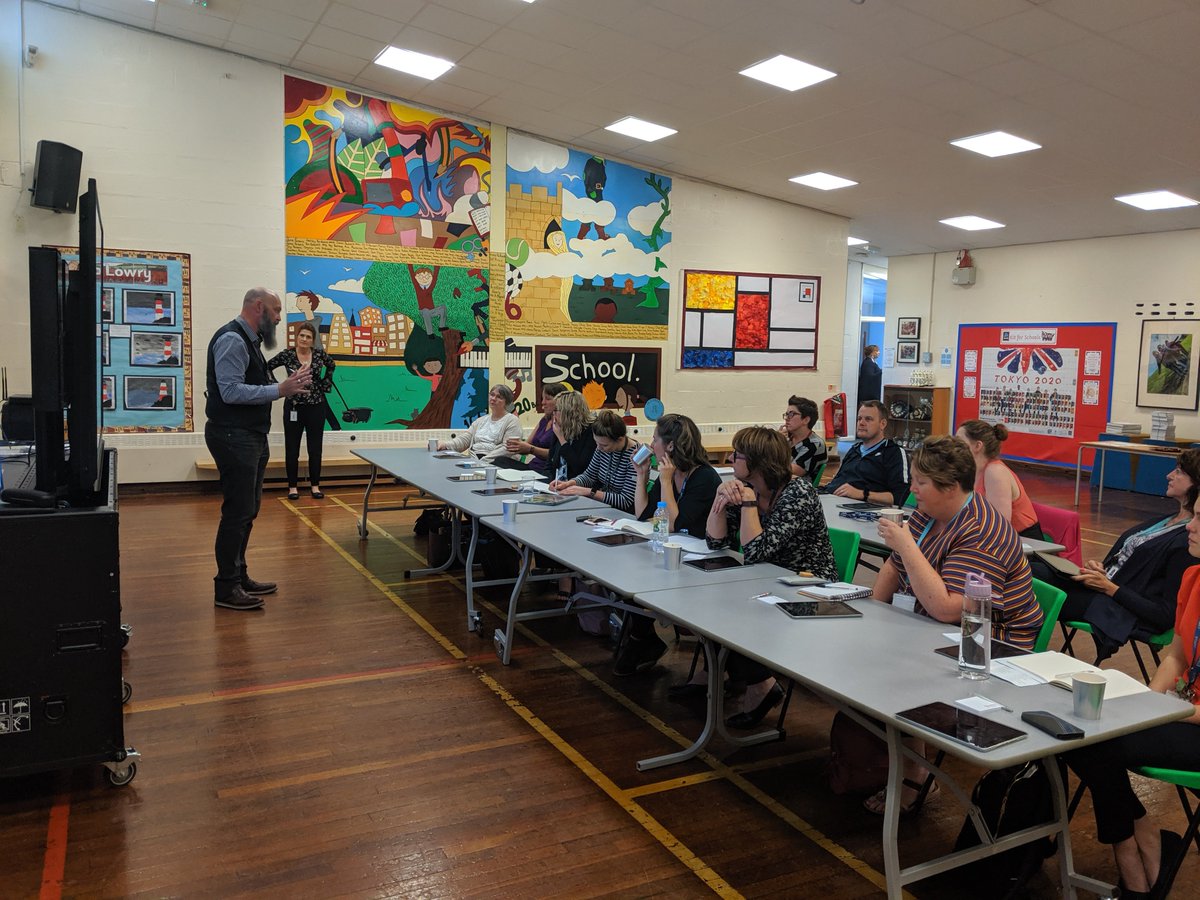 LbQorg's tweet photo. @_geekyteacher @thatedtechhub The session is underway at Old Hall Primary School......... https://t.co/Yl4ErLOJM0