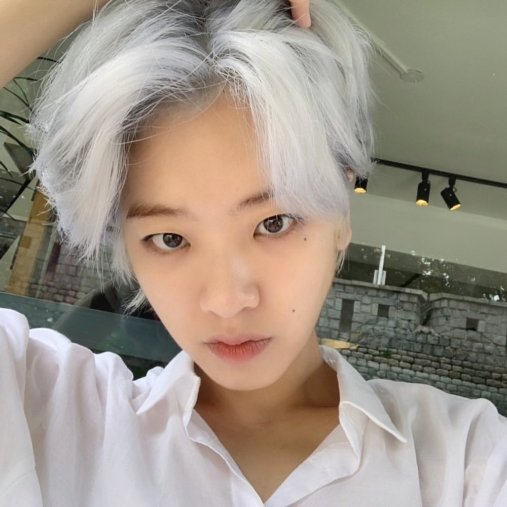 LXM800's tweet image. #NewProfilePic: -ˏˋ君が置いてったものばっかが 僕のすべてになったの！ˎˊ˗  ໋۫࣪ᤣ⃔⃕❏