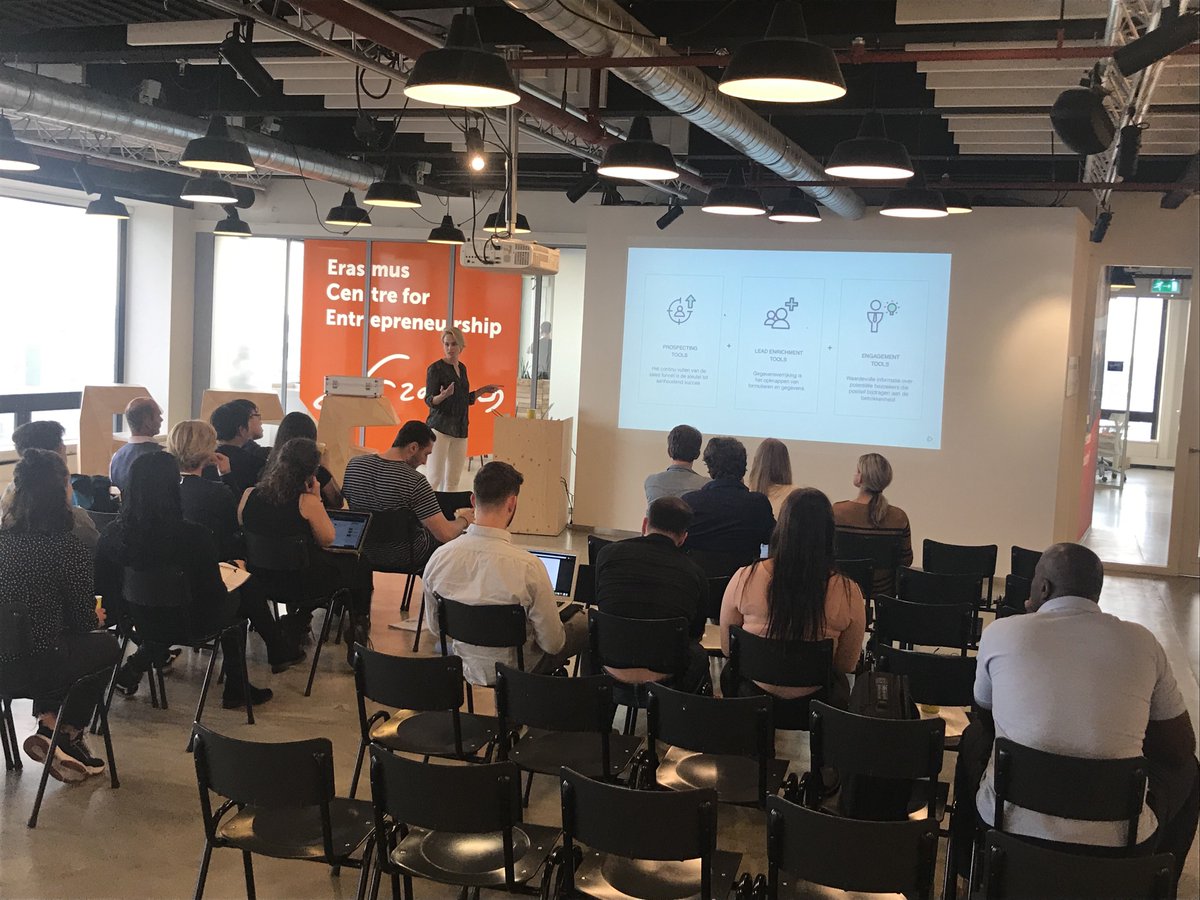FFendorse's tweet photo. LinkedIn workshop door Fenna Zandvliet! Meer weten over LinkedIn &amp; lead generation? https://t.co/HYyR8UORzn https://t.co/UCUqhIStnp
