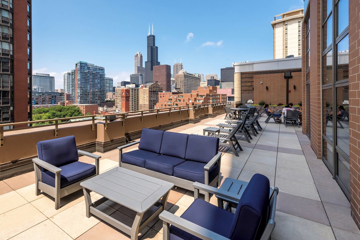 AstoriaTower's tweet photo. With the end of patio season upon us 😭 make sure to take advantage of our spacious resident decks for gatherings, cooking dinner on our grills, or a relaxing night of admiring the city views. ✨ https://t.co/ms60Rbbgym