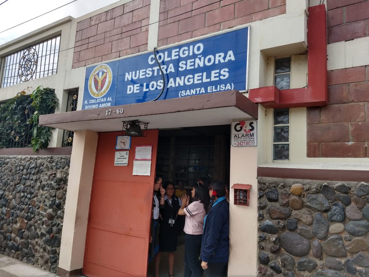Tercer_TiempoGT's tweet image. Tecnología Adelante
¡Ya iniciaron las primeras  olimpiadas de robótica en Guatemala! #GoRobotics #TecnologiaAdelante
📍 Desde Colegio Nuestra señora de los Ángeles &quot;Santa Elisa&quot;