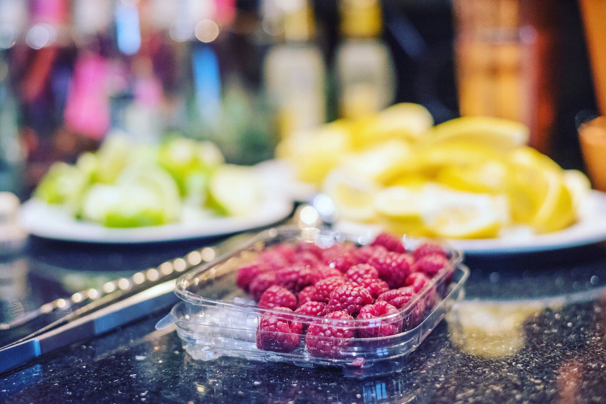 What’s your go to G&amp;T garnish? A lemon or lime wedge? Fresh raspberries? Or something more exotic? #gin #cocktail #GinAndTonic #garnish #juni93