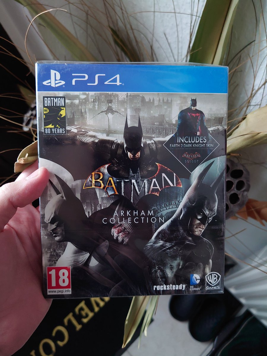SonyCat94's tweet image. Hat mir die Postfrau gerade in die Hand gedrückt. Habe die hochgelobte Trilogie lange vor mir hergeschoben, aber im schicken Steelbook (inkl. allen DLC's) konnte ich dann doch nicht Nein sagen.

#BatmanArkhamCollection 🦇
#SteelbookEdition
#PS4pro