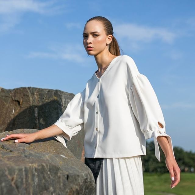 ohmypattern's tweet image. 🏅Votre patron de la semaine est la blouse Ambre de Lenaline: une blouse ample avec des manches bouffantes et un col en V.
#vote #patrondelasemaine #ohmypattern #lenaline #blouseambre #patronblouse #patronaddict ift.tt/31vwXZR