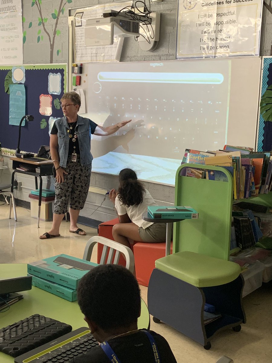 Our first typing lesson with our <a href="/DonorsChoose/">DonorsChoose</a> keyboards!! Thanks Ms. Willome for taking time to get us set up! <a href="/lo_library/">Lovelylibrarian</a> <a href="/LOuvertureElm/">L'Ouverture Elem.</a> #wpsproud #edtech <a href="/WPSMagnet/">WPSMagnet</a>
